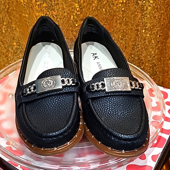 Anne Klein Shoes - C NWOT Anne Klein women’s leather shoes
